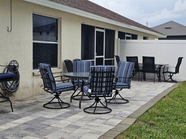 Building Photo - 1420 Cape Coral Pkwy W