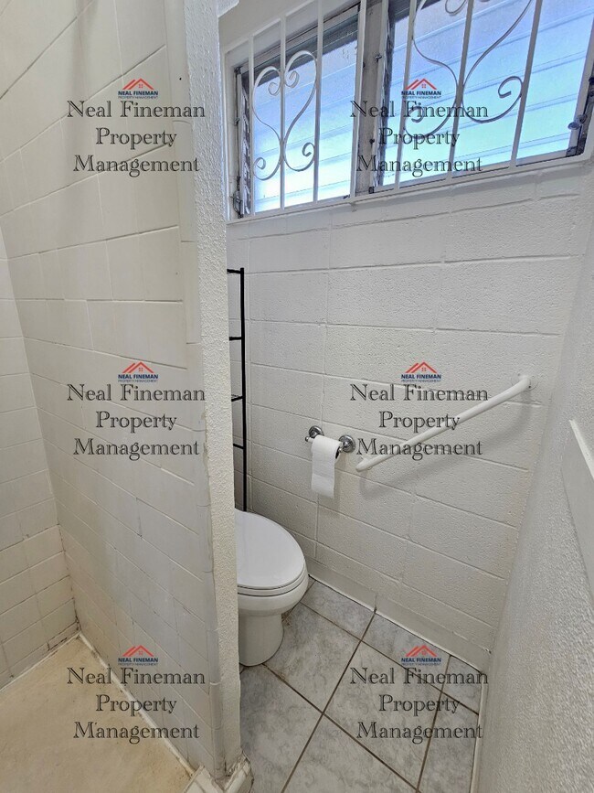 Building Photo - Studio/1 Bathroom Condo. 1 Assigned parking.