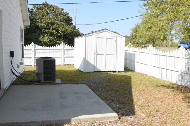 Building Photo - 6901 Southern Exposure