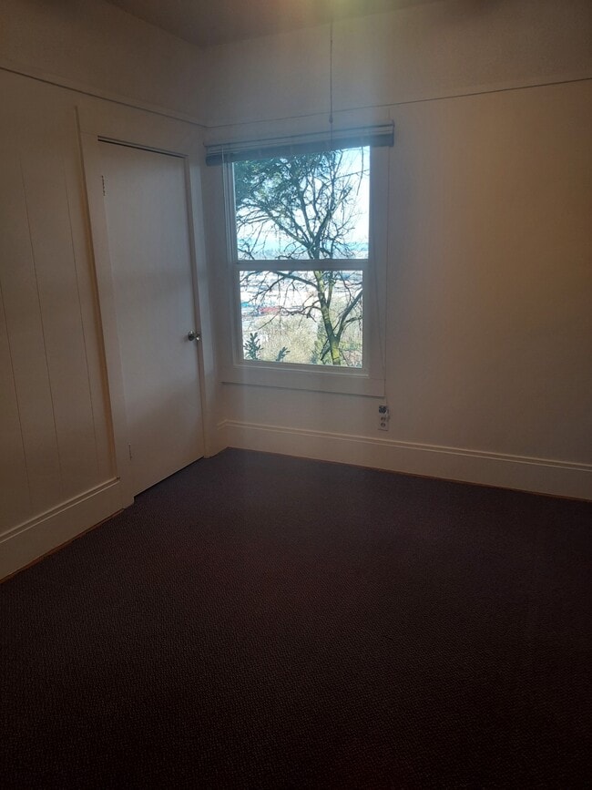 Building Photo - 3453 NW Thurman St