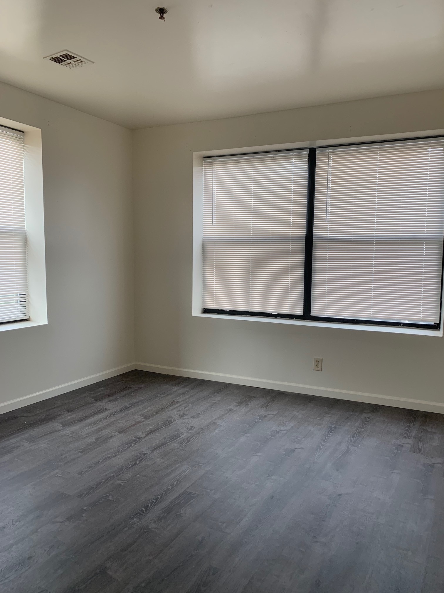 Building Photo - 227 Park Ave