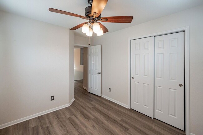 Building Photo - 9917 Kingfisher Dr