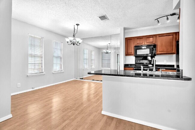 Building Photo - Where Comfort Meets Everyday Luxury!