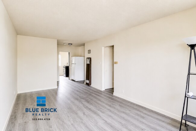 Building Photo - 1055 N El Centro Ave