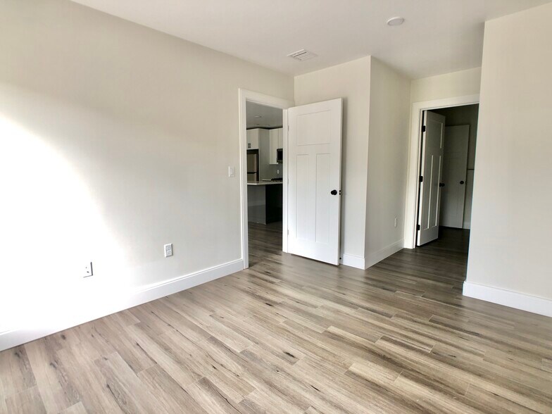 Building Photo - 317 Belgrade