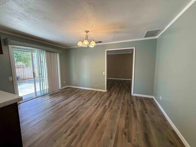Building Photo - Great 3 Bedroom 2 Bath Home in Rancho Cordova