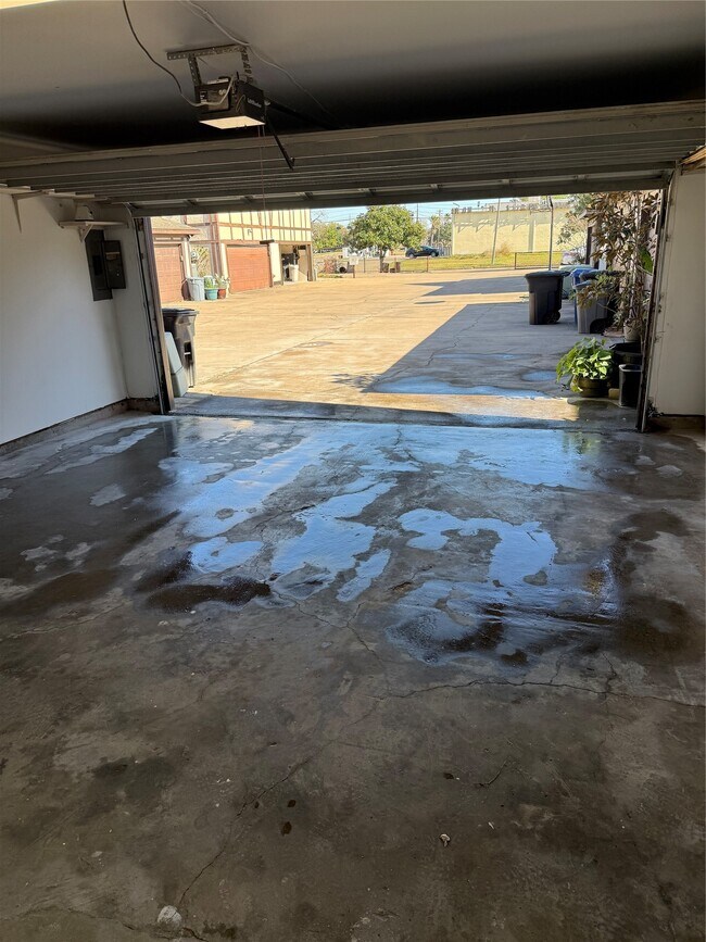 Building Photo - 7 Sun Meadow Blvd