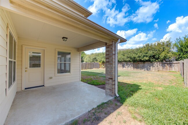 Building Photo - 5011 Moss Garden Ln
