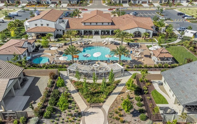 Building Photo - Newer 55+ Gated SOLAR Home in El Dorado Hills for Rent