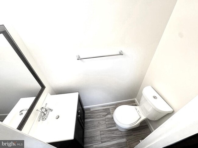 Building Photo - 9250 Three Oaks Dr