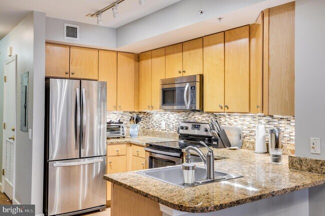 Building Photo - 616 E Street NW Unit 446