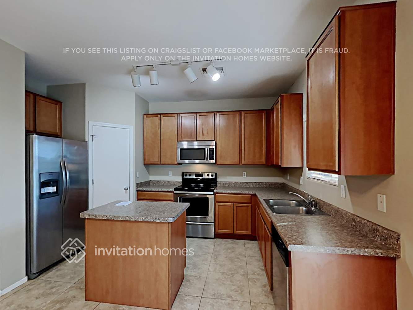 Building Photo - 9535 E Belmont Ave