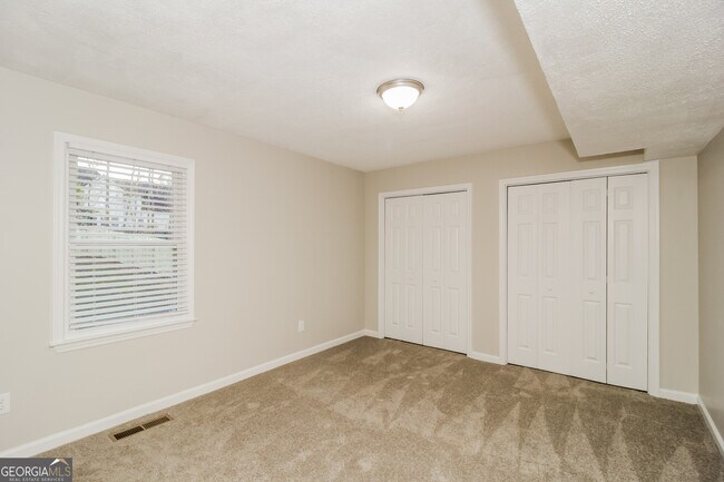 Building Photo - 4810 Country Cove Way