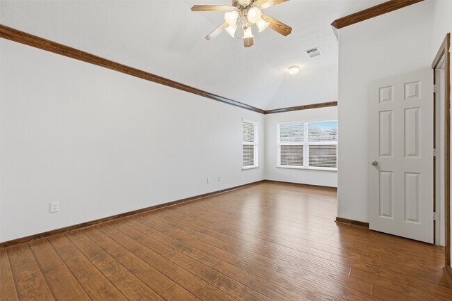 Building Photo - 18420 Sunrise Pines Dr