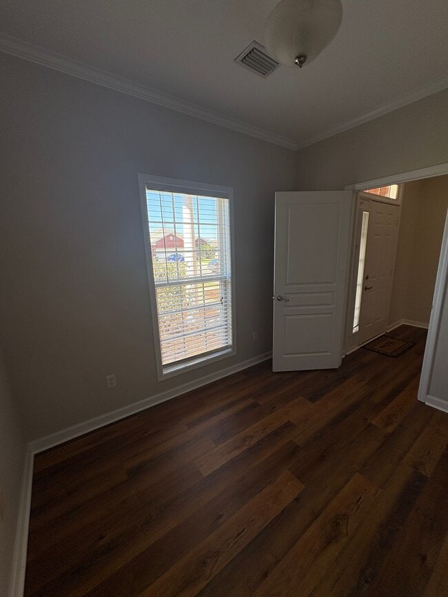 Building Photo - Cotton Creek!!!