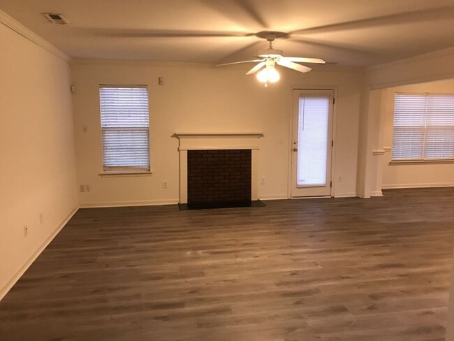 Building Photo - Lovely 3 Bed, 2.5 Bath home in Havenbrook