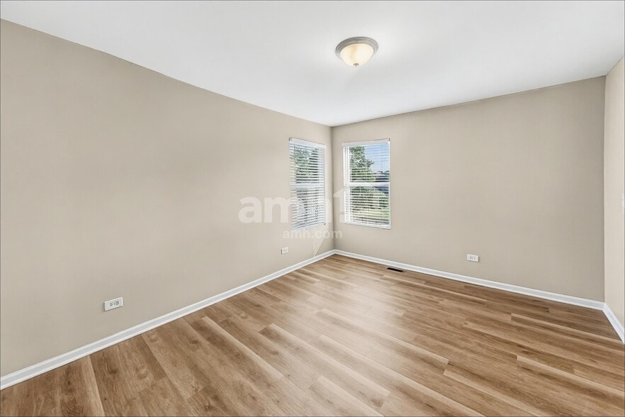 Building Photo - 6408 Roth Dr