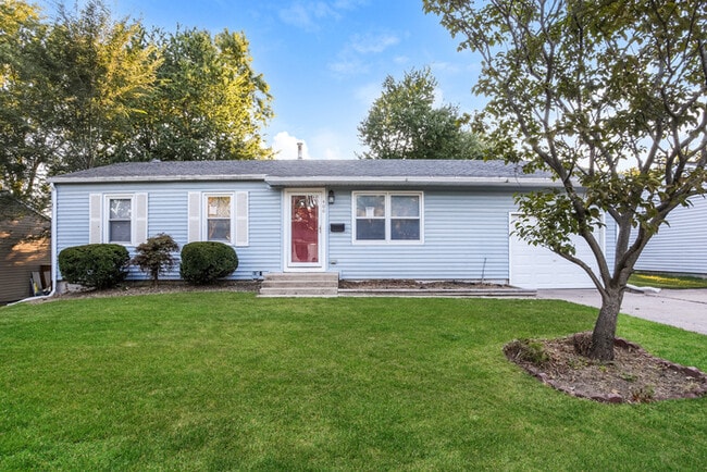 Building Photo - 400 N Ponca Dr