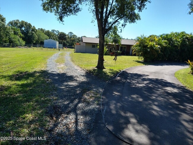 Building Photo - 3175 Fell Rd