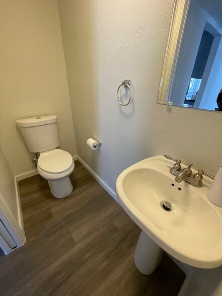 Building Photo - 5041 Winterglen Way