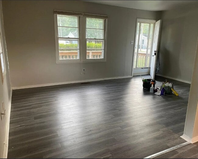 Building Photo - Single Family Home For Rent!