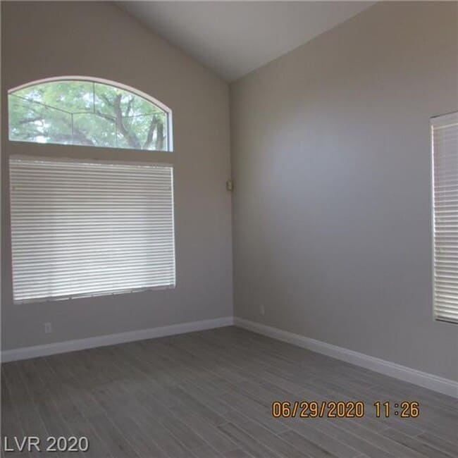 Building Photo - Beautiful 3 Bedroom/2.5 Baths in Summerlin