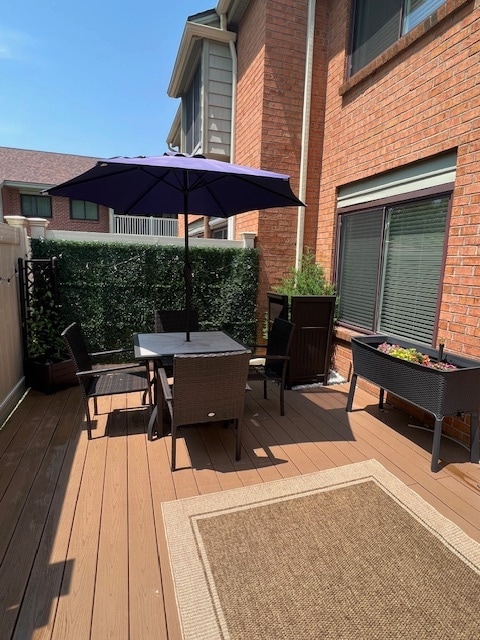 Enclosed Deck/Patio - 24 Elderwood Dr