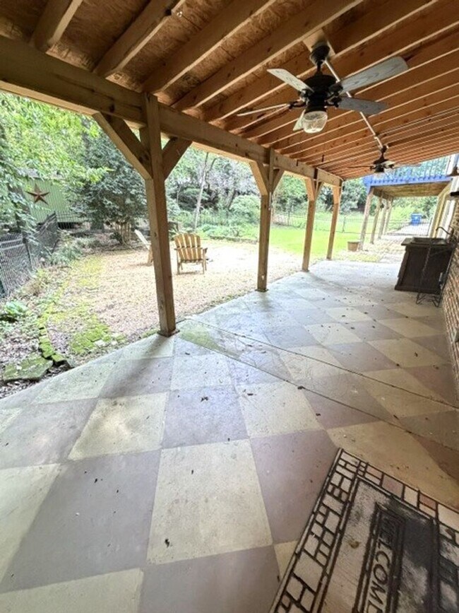 Building Photo - Beautiful and Spacious Home in Historic Bellwood in Downtown Northport