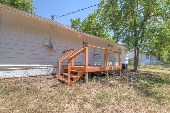 Building Photo - 204 S 197th E Ave