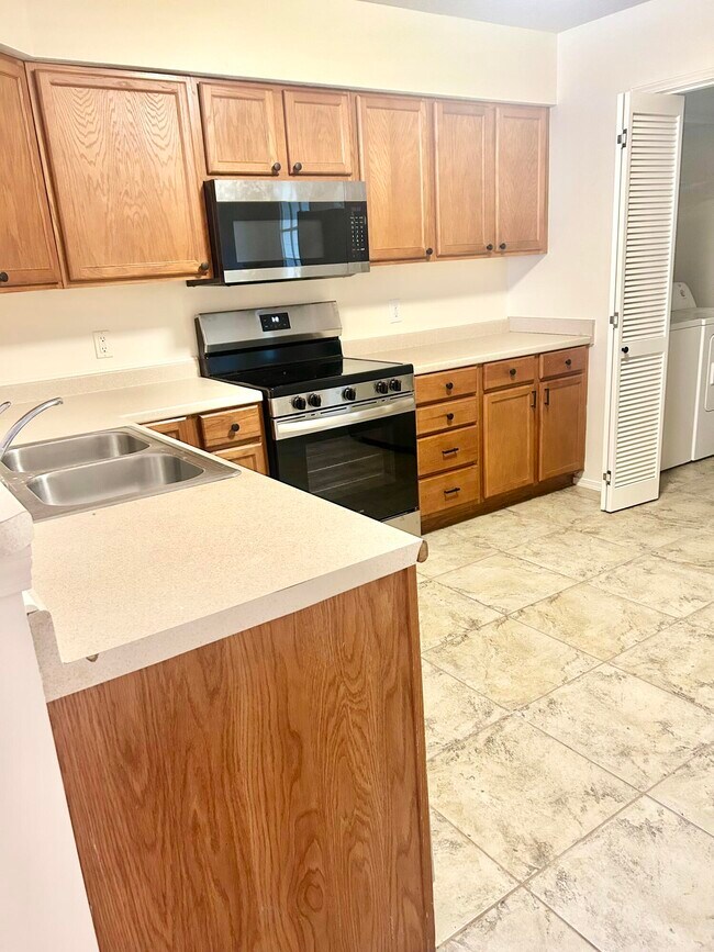 Building Photo - 1832 Shay-Lin Ct