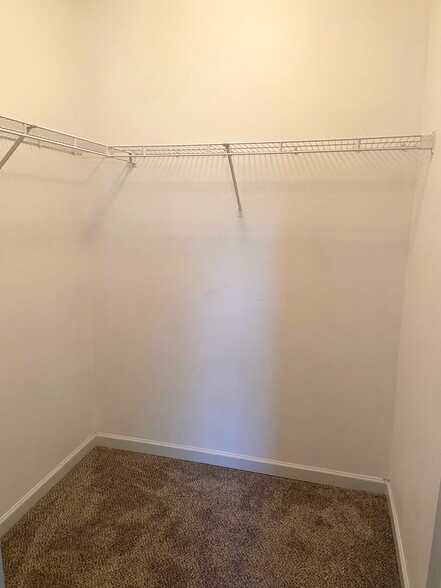 Building Photo - 2291 Ridgemont Dr