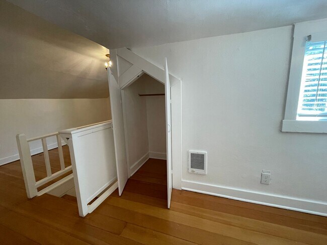 Building Photo - Office Suites in NW Nob Hill/Alphabet Dist...