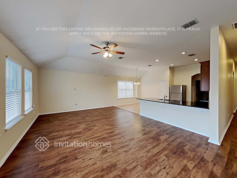 Building Photo - 1120 Melrose Dr