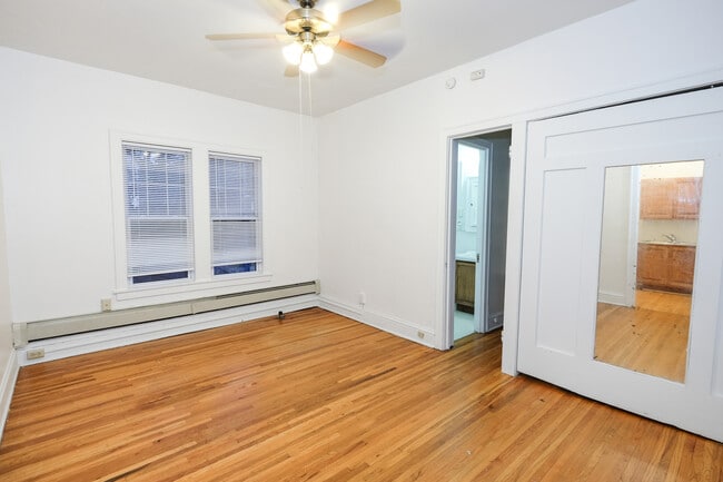 Building Photo - Grand Place Apartments | 622