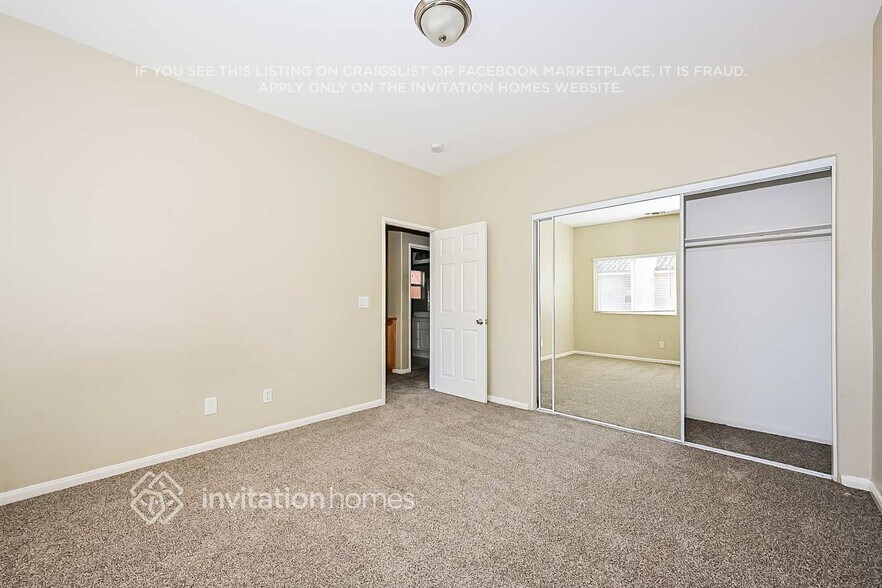 Building Photo - 20300 Vanowen St