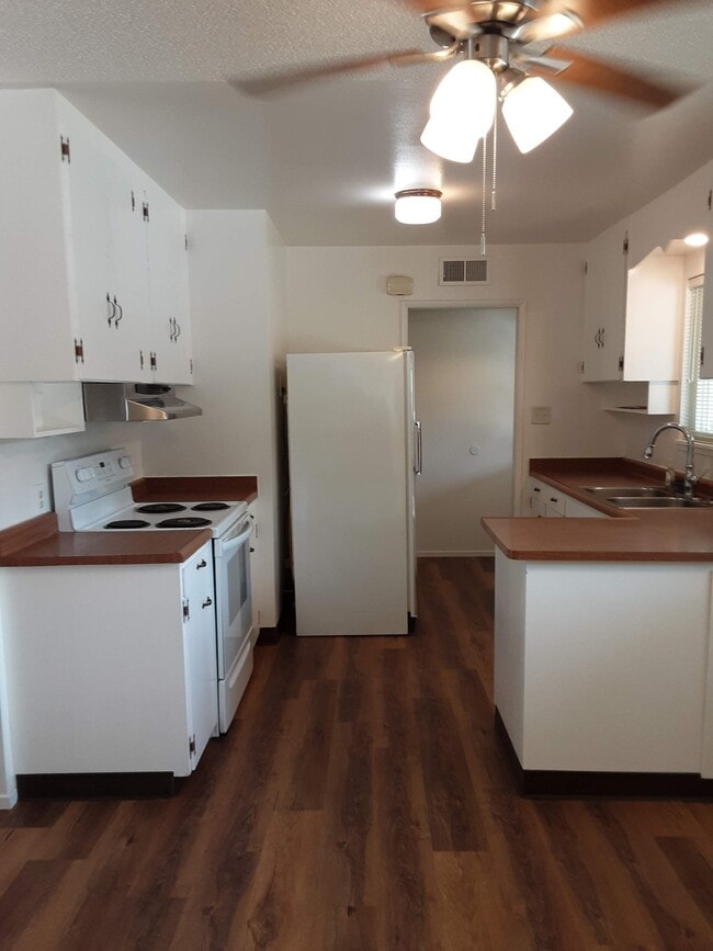 Building Photo - 1630 El Cerrito Dr
