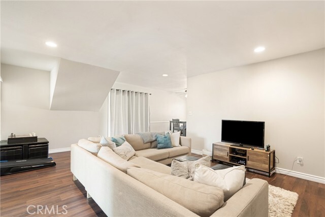 Building Photo - 215 E Navilla Pl