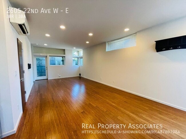 Building Photo - 2605 22nd Ave W