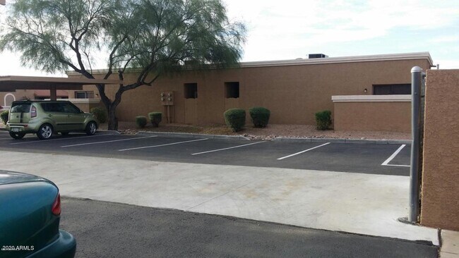 Building Photo - 20420 N 6th Dr