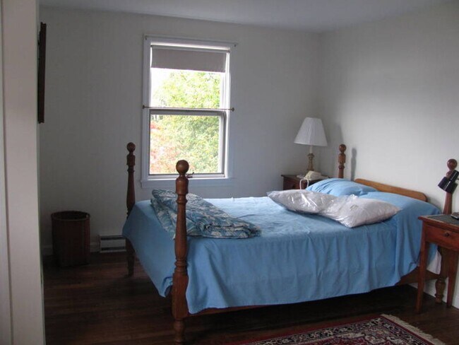 Building Photo - 2BR WATERFRONT OASIS RETREAT Webb Field Rd