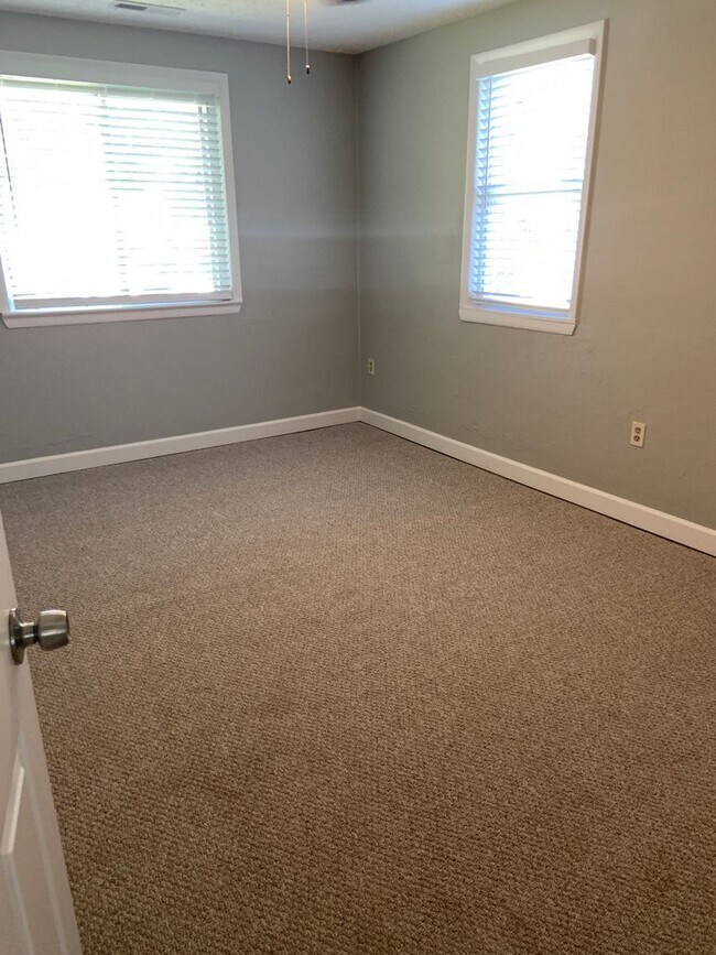 Building Photo - One level living! 3 bed 1 bath rancher in Glen Burnie.