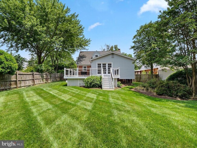Building Photo - 404 S George Mason Dr