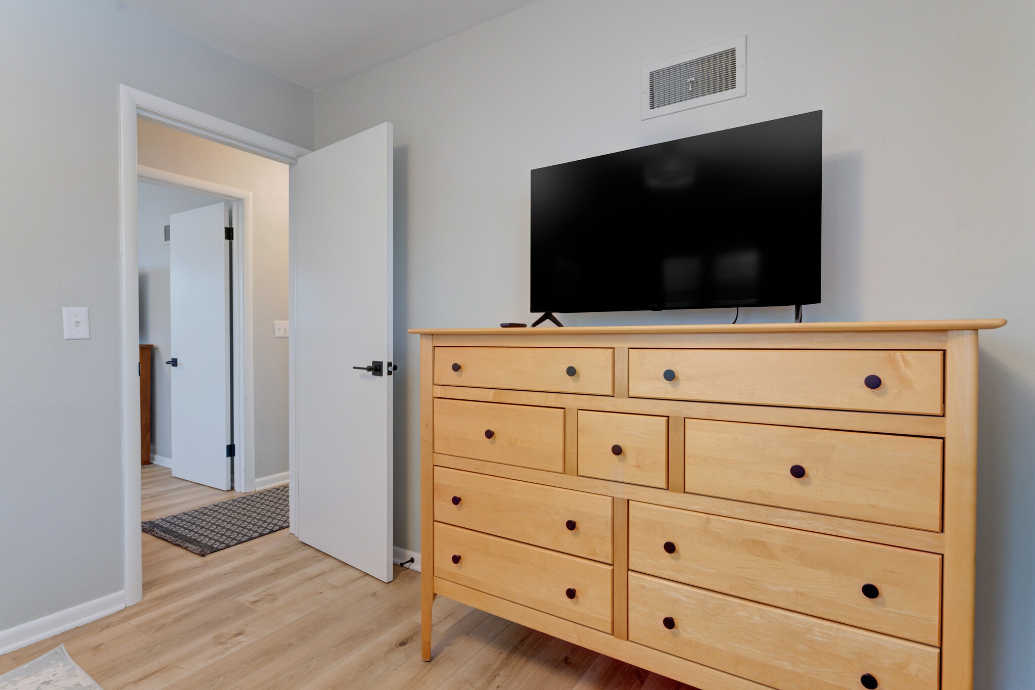 Building Photo - 834 Oregon St