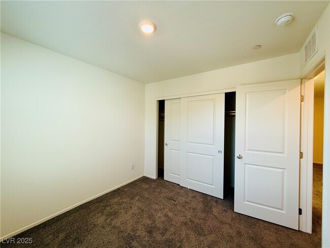 Building Photo - 2562 Blue Passion Ave