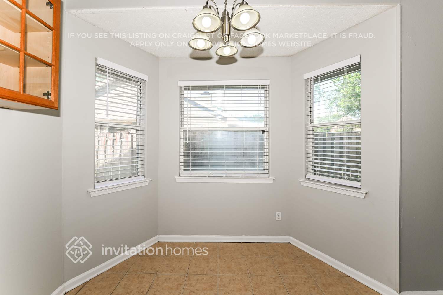 Building Photo - 2139 Lady Di Ln