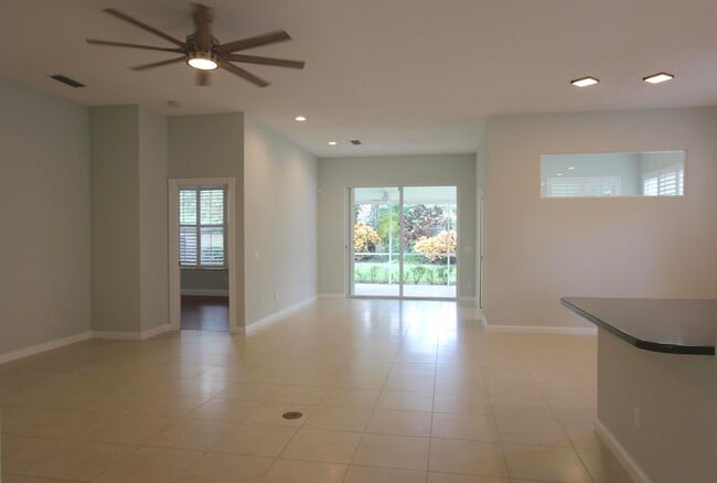 Building Photo - 117 Hampton Cir
