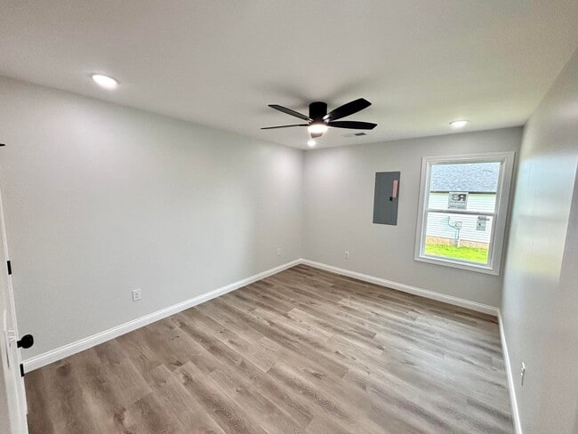Building Photo - 87 Bluegrass Rd
