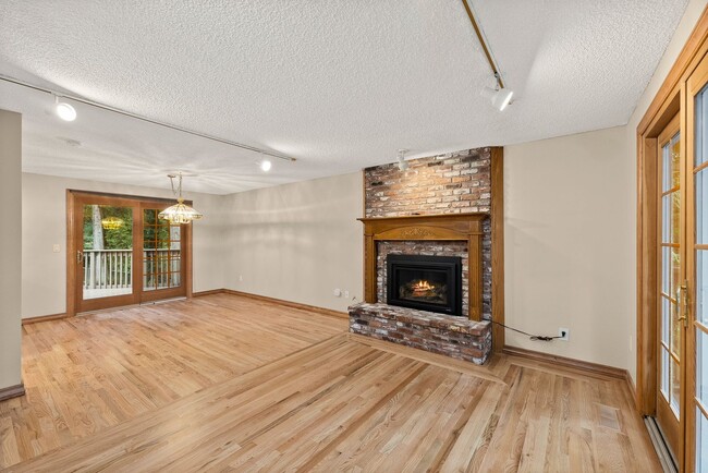 Building Photo - Stunning 4-Bed Gig Harbor Home for Rent | ...