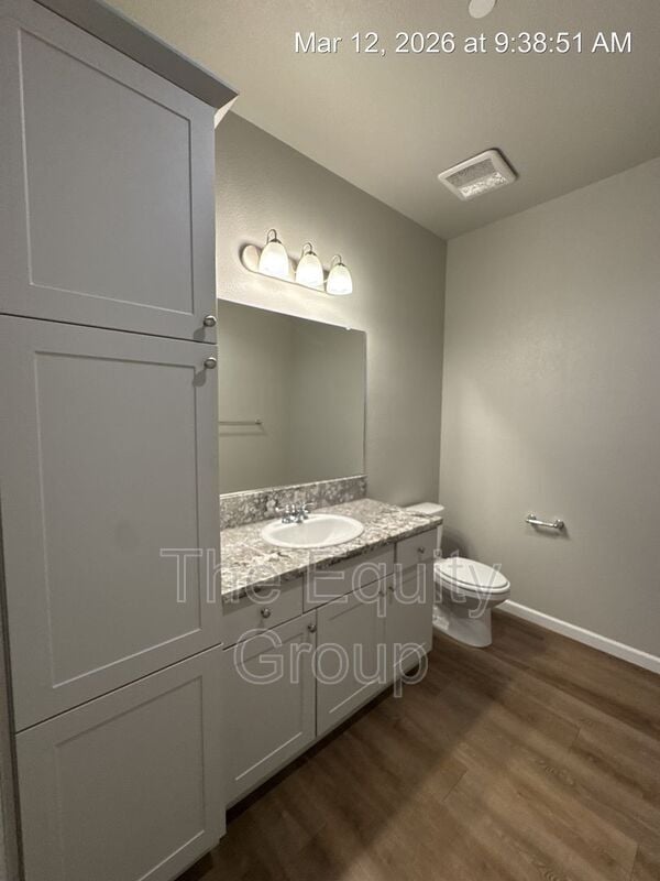 Building Photo - 518 S Summit St