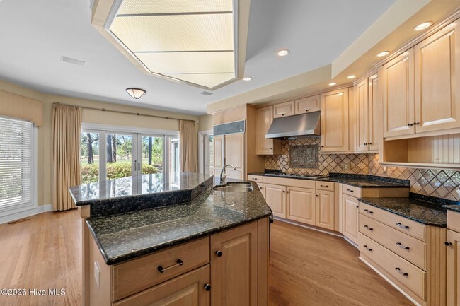 Building Photo - 50 Oak Meadow Rd